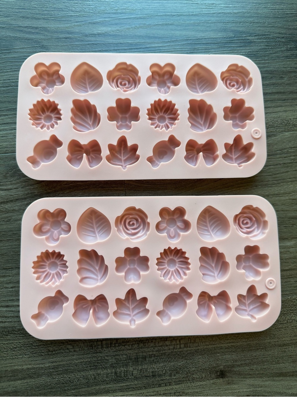 Pink 3D Floral Silicone Mold Set for Baking - Picture 2 of 4